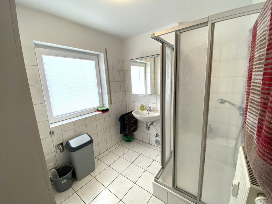 Ruhig und citynah gelegen! Top gepflegte Eigentumswohnung in Alt-Arnsberg - Badezimmer