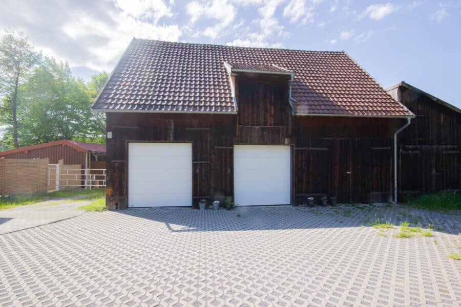 Natur, Ruhe und Pferdeglück – Exklusiver Pferdehof mit 2,1 ha in Brilon-Alme - Garage/Werkstatt