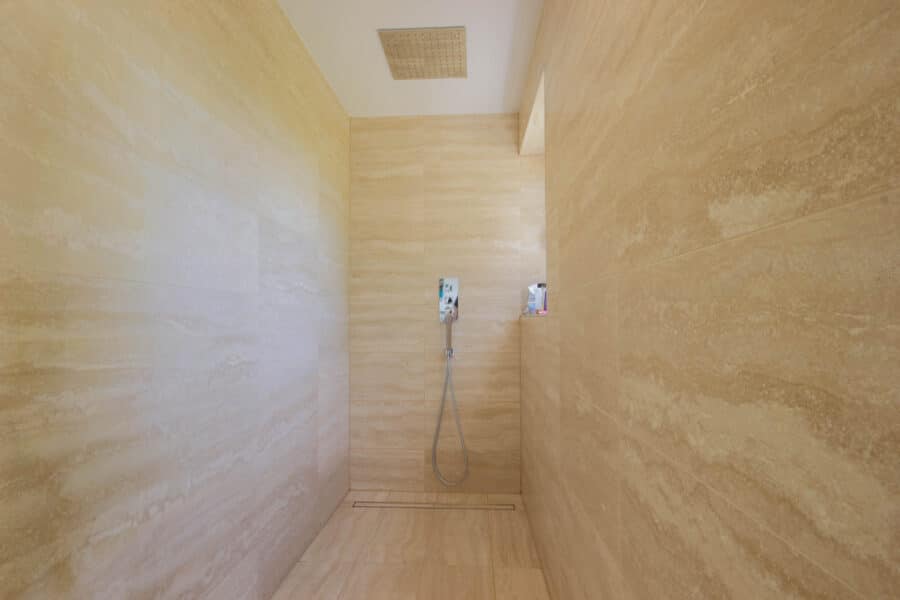 Natur, Ruhe und Pferdeglück – Exklusiver Pferdehof mit 2,1 ha in Brilon-Alme - Dusche