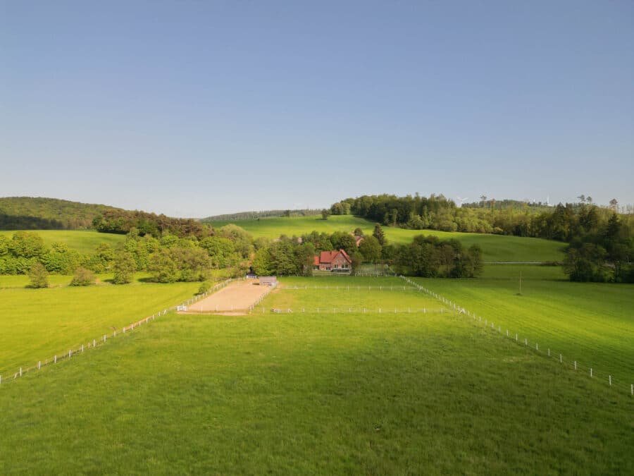 Natur, Ruhe und Pferdeglück – Exklusiver Pferdehof mit 2,1 ha in Brilon-Alme - Eindruck Umgebung
