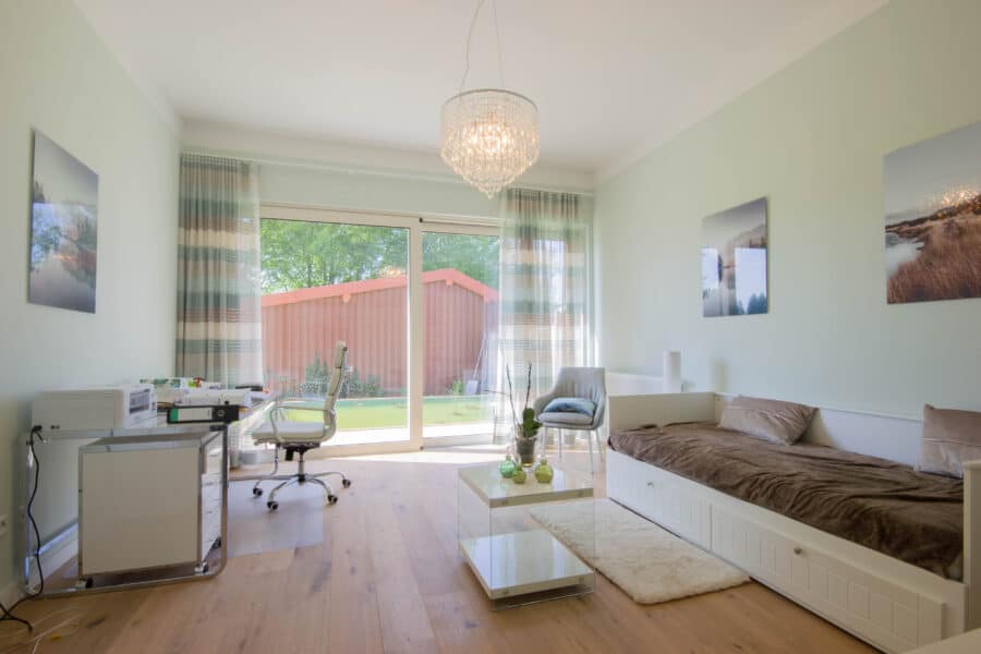 Natur, Ruhe und Pferdeglück – Exklusiver Pferdehof mit 2,1 ha in Brilon-Alme - Arbeits-/Schlafzimmer