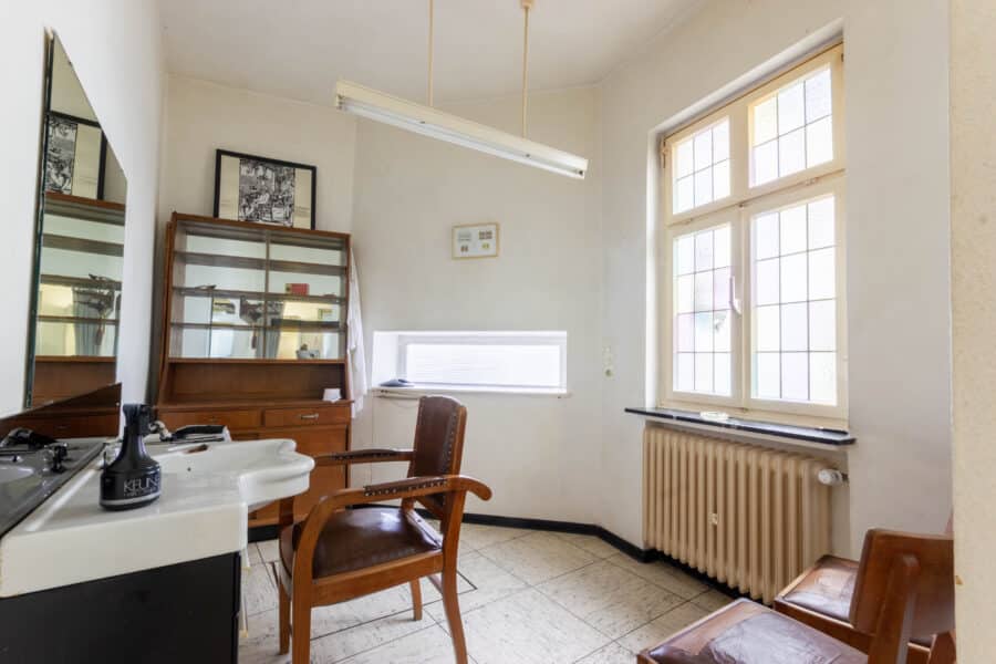 Ein-/Zweifamilienhaus mit Gewerbefläche in Toplage der Arnsberger Altstadt! - Herrensalon
