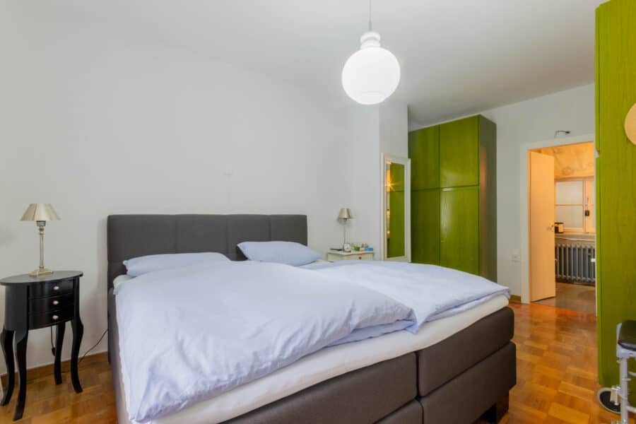 Ein-/Zweifamilienhaus mit Gewerbefläche in Toplage der Arnsberger Altstadt! - Schlafzimmer