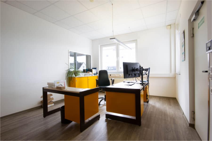 Gewerbestandort mit Büro- und Lagerfläche in bester Lage von Arnsberg - Büro
