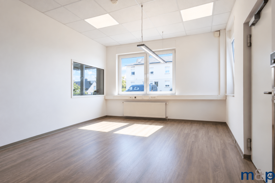 Eine Immobilie, unzählige Möglichkeiten – hier werden Geschäftsideen Wirklichkeit! - 2. Büro KI generiert