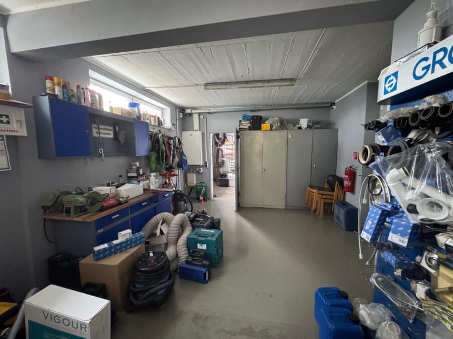 Gewerbestandort mit Büro- und Lagerfläche in bester Lage von Arnsberg - Lager/Werkstatt