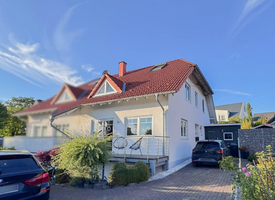 Ihr neues Zuhause am Möhnesee: Familienfreundliches Wohnen mit zusätzlichen Nutzungsmöglichkeiten - Frontansicht