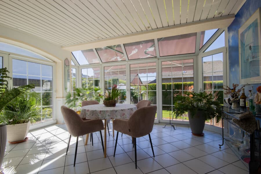 Einziehen und wohlfühlen! Schickes Einfamilienhaus in Höingen - Wintergarten