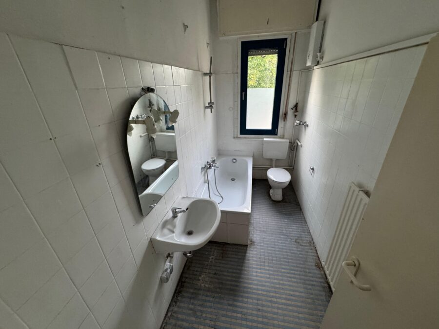 Büroeinheit in verkehrsgünstiger Lage - Wc mit Badewanne