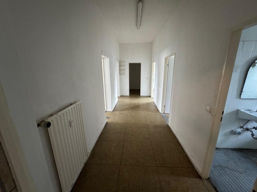 Büroeinheit in verkehrsgünstiger Lage - Flur