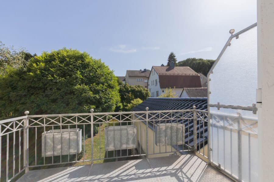 Neheim: stadtnah & familienfreundlich - attraktives Ein- bis Dreifamilienhaus mit Südgarten! - Blick vom Balkon